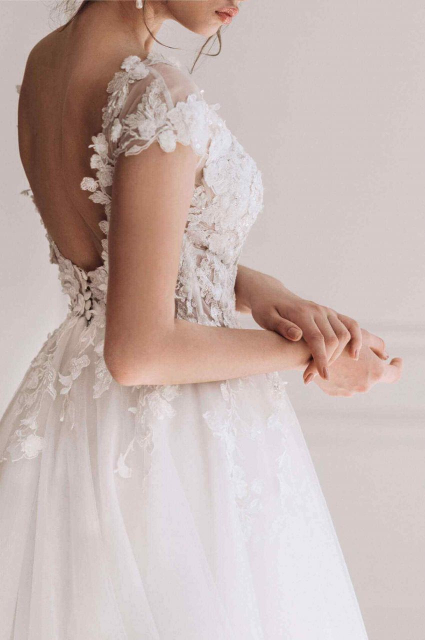 https://myspecialday.net/wp-content/uploads/2020/12/wedding_dress_07-850x1280.jpg